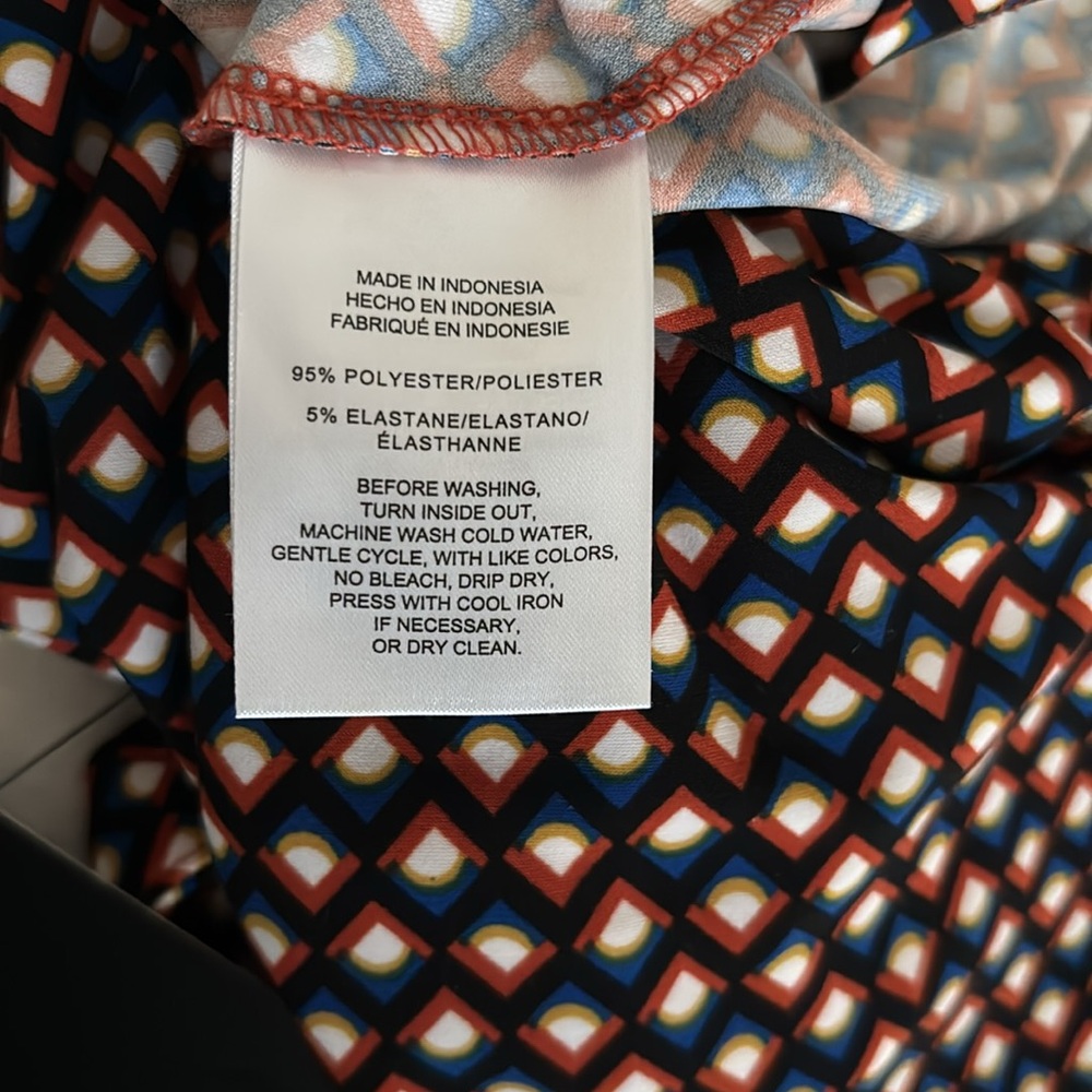 size M, Black, Blue and Rusty Red Women's Top, NWT
Jones NY - Picture 8 of 8